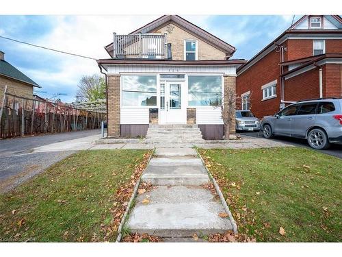 136 Wellington Street N, Kitchener, ON - Outdoor