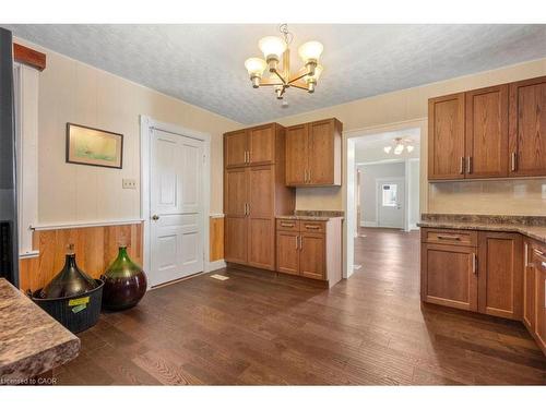 136 Wellington Street N, Kitchener, ON - Indoor Photo Showing Kitchen