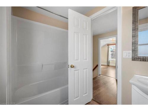 136 Wellington Street N, Kitchener, ON - Indoor Photo Showing Other Room