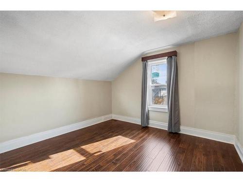 136 Wellington Street N, Kitchener, ON - Indoor Photo Showing Other Room