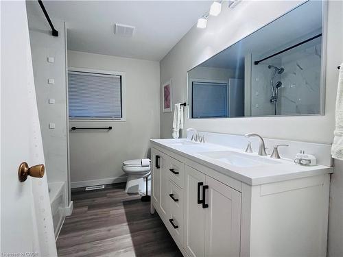 243 Appleby Line, Burlington, ON - Indoor Photo Showing Bathroom