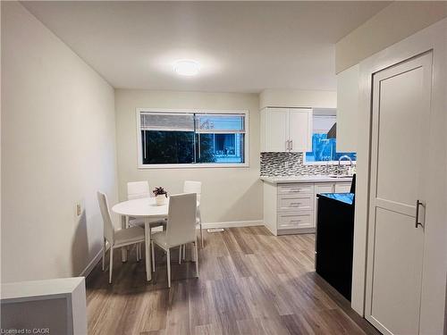 243 Appleby Line, Burlington, ON - Indoor Photo Showing Dining Room