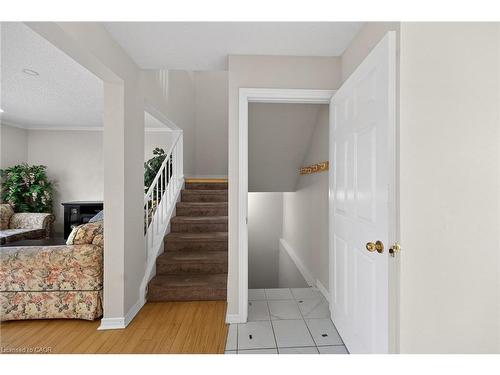 19 Hindquarter Crescent, Brampton, ON - Indoor Photo Showing Other Room