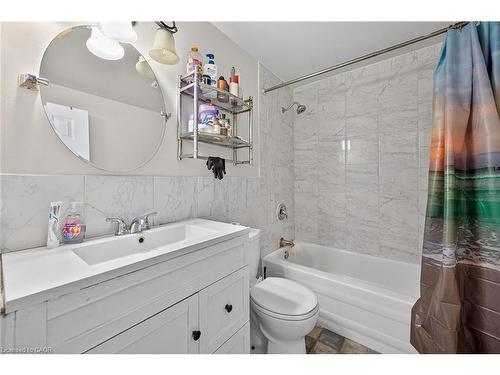 19 Hindquarter Crescent, Brampton, ON - Indoor Photo Showing Bathroom