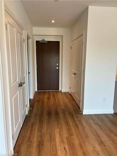 304-525 New Dundee Road, Kitchener, ON - Indoor Photo Showing Other Room