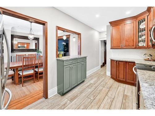 207 Edgemont Street S, Hamilton, ON - Indoor