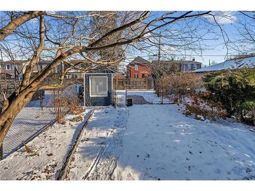 207 Edgemont Street S, Hamilton, ON - Outdoor