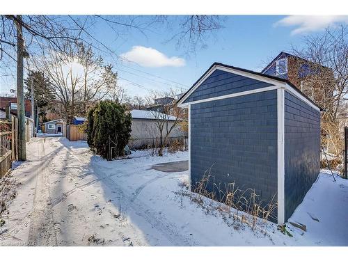 207 Edgemont Street S, Hamilton, ON - Outdoor