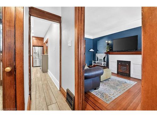 207 Edgemont Street S, Hamilton, ON - Indoor Photo Showing Other Room