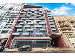 821-560 Front Street W Toronto, ON M5V 1C1