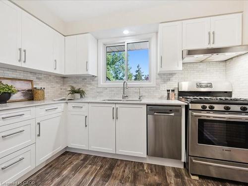 407 Grangewood Drive, Waterloo, ON - Indoor Photo Showing Kitchen With Upgraded Kitchen