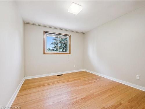 407 Grangewood Drive, Waterloo, ON - Indoor Photo Showing Other Room