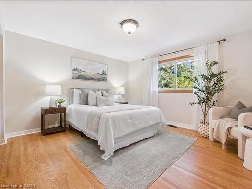 407 Grangewood Drive, Waterloo, ON - Indoor Photo Showing Bedroom
