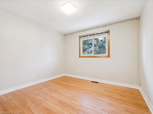 407 Grangewood Drive, Waterloo, ON - Indoor Photo Showing Other Room