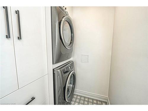 2344 Kenbarb Road, Mississauga, ON - Indoor Photo Showing Laundry Room