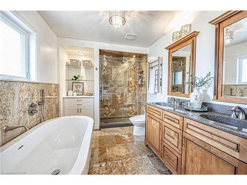 2344 Kenbarb Road, Mississauga, ON - Indoor Photo Showing Bathroom