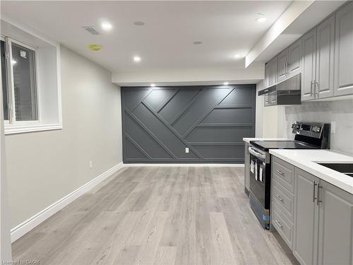 728 Robert Ferrie Drive, Kitchener, ON - Indoor Photo Showing Kitchen