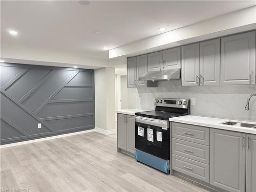 728 Robert Ferrie Drive, Kitchener, ON - Indoor Photo Showing Kitchen