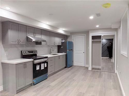 728 Robert Ferrie Drive, Kitchener, ON - Indoor Photo Showing Kitchen