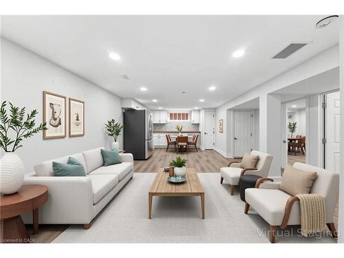 B-25 Castlefield Drive, Hamilton, ON - Indoor Photo Showing Living Room