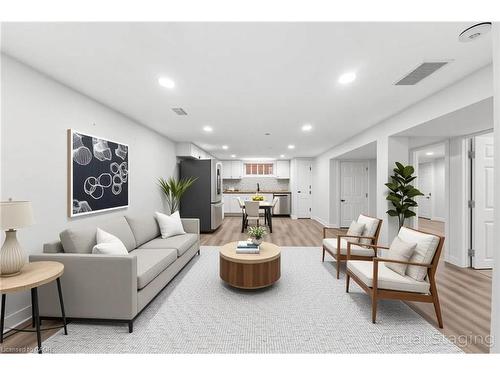 B-25 Castlefield Drive, Hamilton, ON - Indoor Photo Showing Living Room