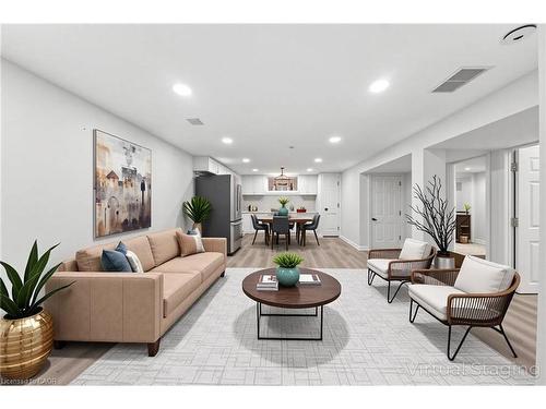 B-25 Castlefield Drive, Hamilton, ON - Indoor Photo Showing Living Room