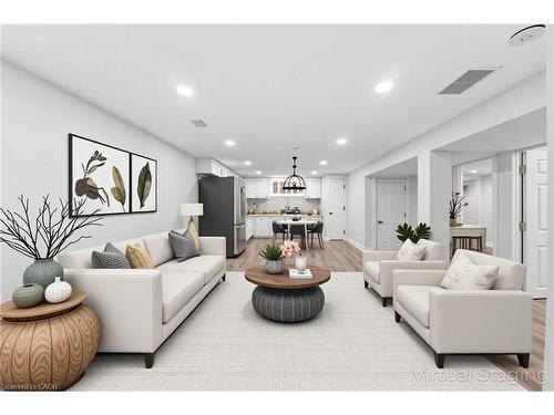 B-25 Castlefield Drive, Hamilton, ON - Indoor Photo Showing Living Room