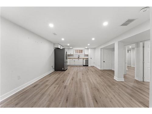 B-25 Castlefield Drive, Hamilton, ON - Indoor