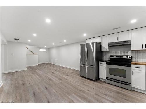 B-25 Castlefield Drive, Hamilton, ON - Indoor Photo Showing Kitchen