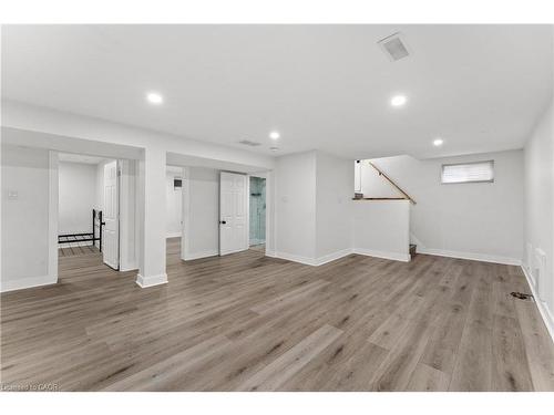 B-25 Castlefield Drive, Hamilton, ON - Indoor