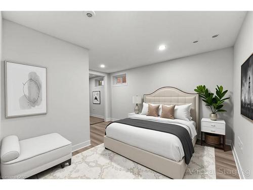 B-25 Castlefield Drive, Hamilton, ON - Indoor Photo Showing Bedroom