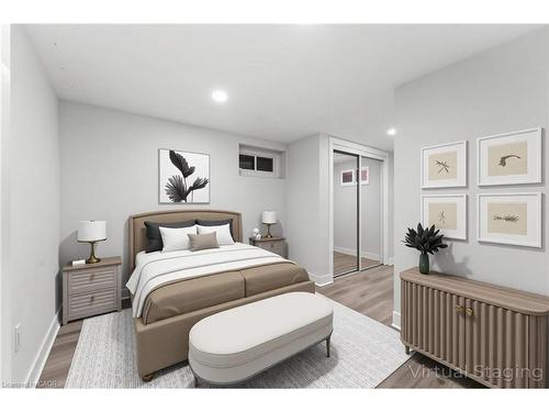 B-25 Castlefield Drive, Hamilton, ON - Indoor Photo Showing Bedroom