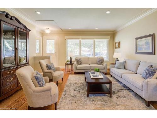 116 Boniface Avenue, Kitchener, ON - Indoor Photo Showing Living Room