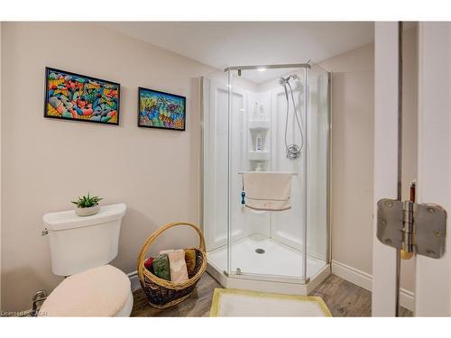 116 Boniface Avenue, Kitchener, ON - Indoor Photo Showing Bathroom