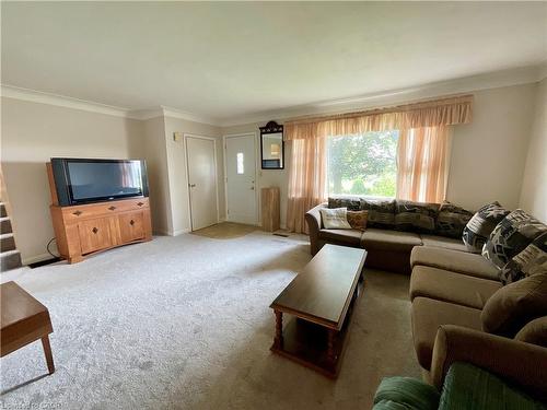 160 Woodburn Road, Hamilton, ON - Indoor Photo Showing Living Room