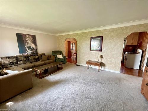 160 Woodburn Road, Hamilton, ON - Indoor Photo Showing Living Room