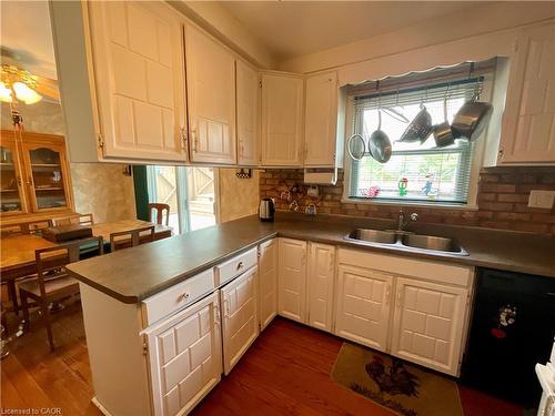 160 Woodburn Road, Hamilton, ON - Indoor Photo Showing Kitchen With Double Sink