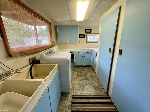 160 Woodburn Road, Hamilton, ON - Indoor Photo Showing Laundry Room