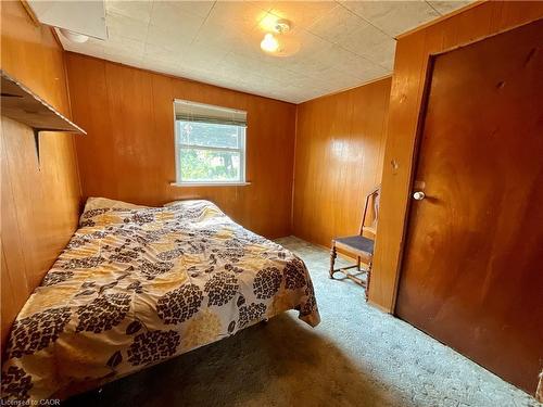 160 Woodburn Road, Hamilton, ON - Indoor Photo Showing Bedroom