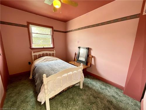 160 Woodburn Road, Hamilton, ON - Indoor Photo Showing Bedroom