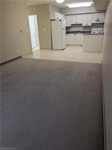 611-239 Auburn Drive, Waterloo, ON - Indoor