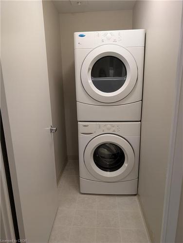 611-239 Auburn Drive, Waterloo, ON - Indoor Photo Showing Laundry Room