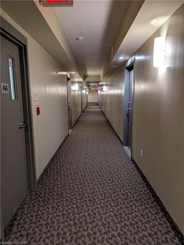 611-239 Auburn Drive, Waterloo, ON - Indoor Photo Showing Other Room