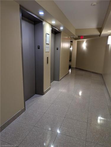 611-239 Auburn Drive, Waterloo, ON - Indoor