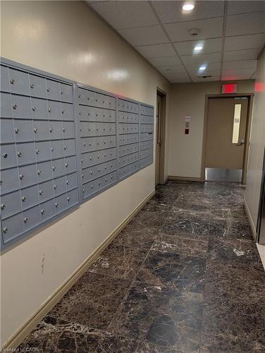 611-239 Auburn Drive, Waterloo, ON - Indoor Photo Showing Other Room