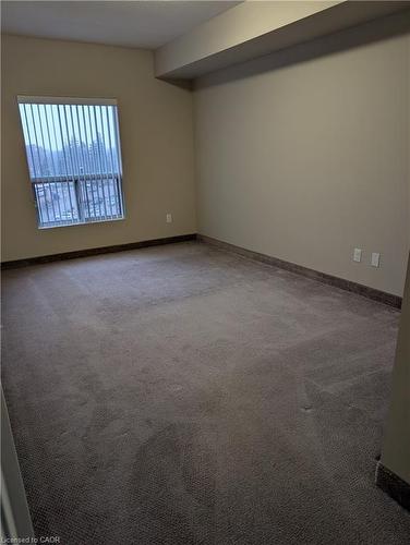 611-239 Auburn Drive, Waterloo, ON - Indoor Photo Showing Other Room