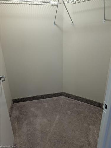 611-239 Auburn Drive, Waterloo, ON - Indoor With Storage