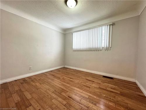 349 Whitney Avenue, Hamilton, ON - Indoor Photo Showing Other Room