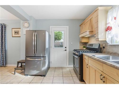 91 East 42Nd Street, Hamilton, ON - Indoor Photo Showing Kitchen