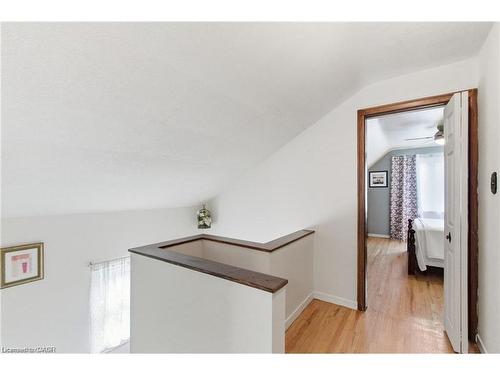 91 East 42Nd Street, Hamilton, ON - Indoor Photo Showing Other Room